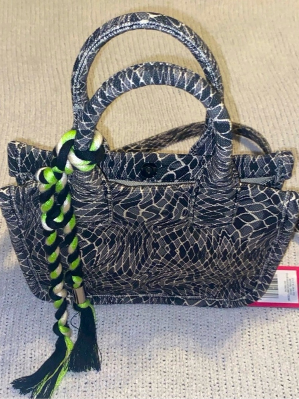 NWT VINCE CAMUTO ORLA CANVAS BLACK/COCONUT CREAM CROSSBODY CONVERTIBLE PURSE BAG